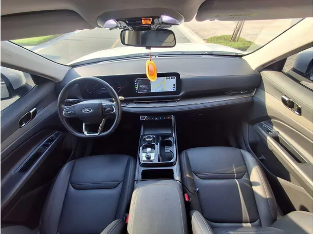 Car image 14