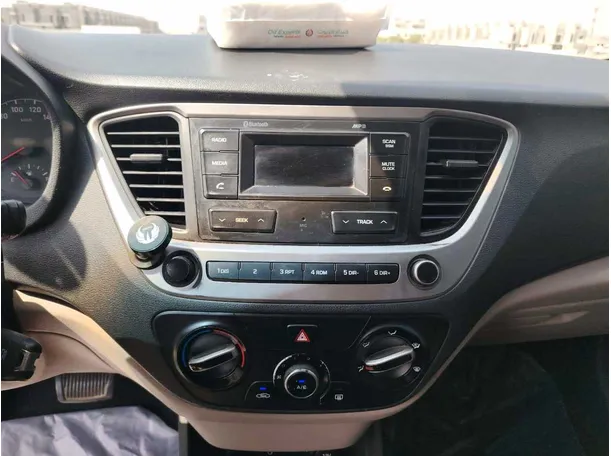 Car image 25