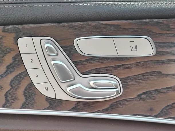 Car image 28