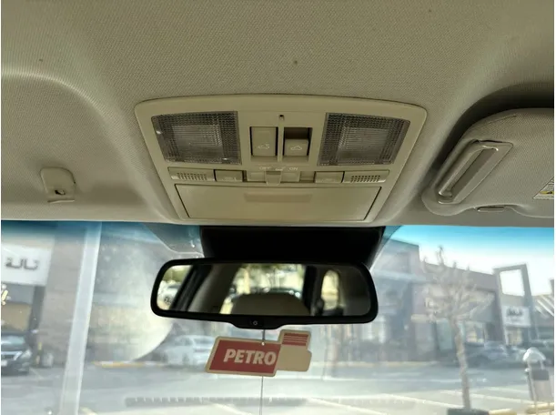 Car image 28
