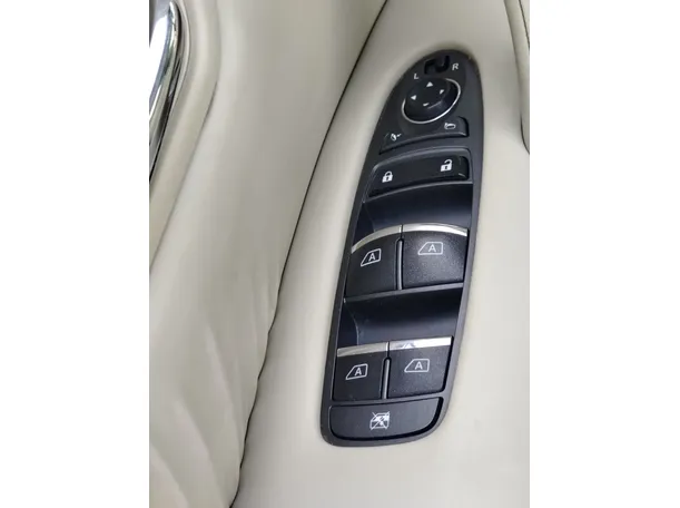 Car image 37