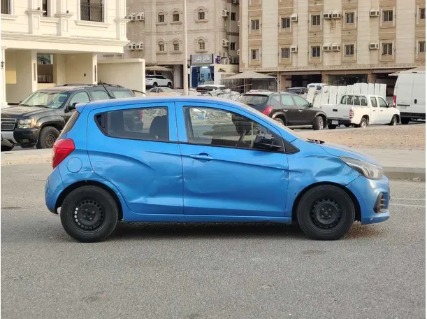 Car image 4