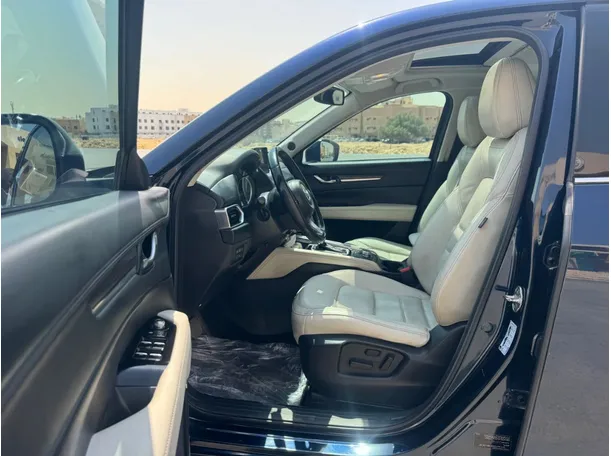 Car image 12