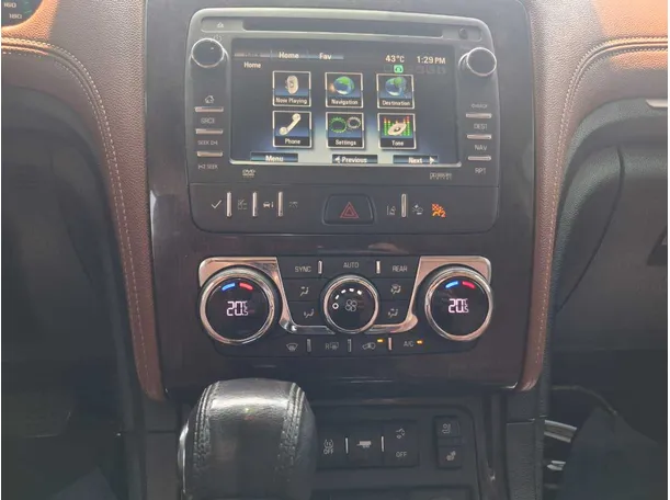 Car image 17