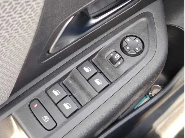 Car image 35