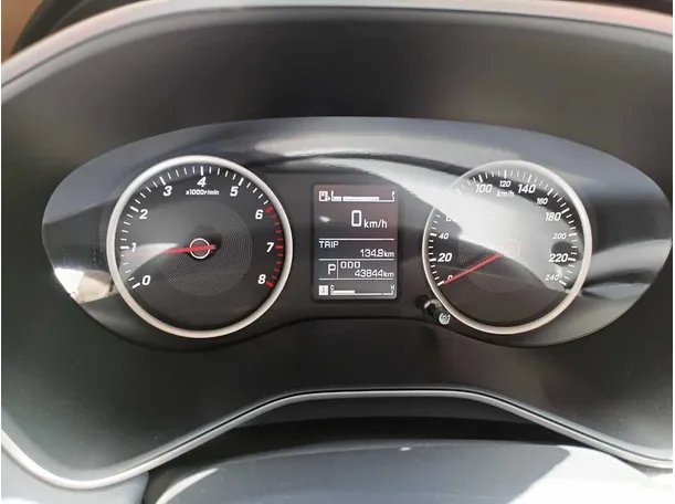 Car image 18