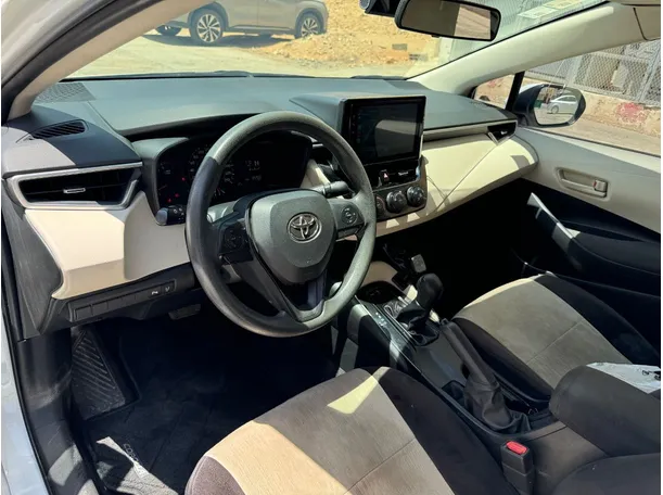 Car image 12