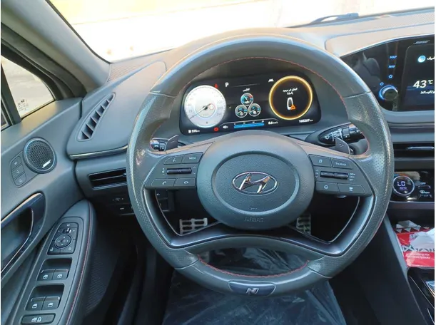 Car image 16