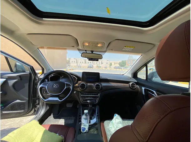 Car image 15