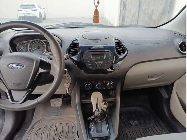 Car image 15