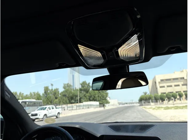 Car image 27