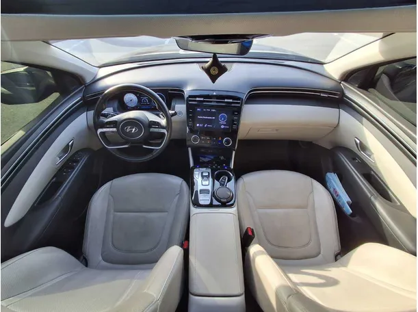 Car image 15