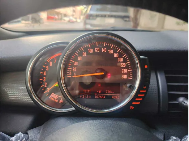 Car image 27