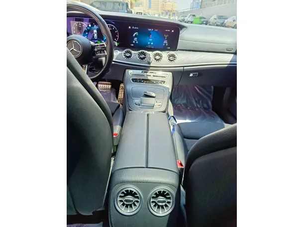 Car image 34