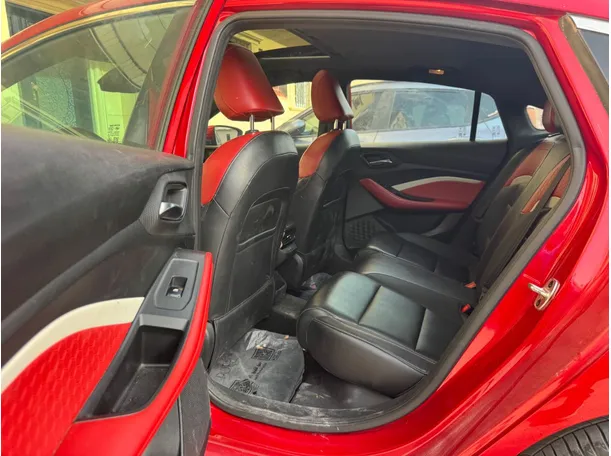 Car image 13