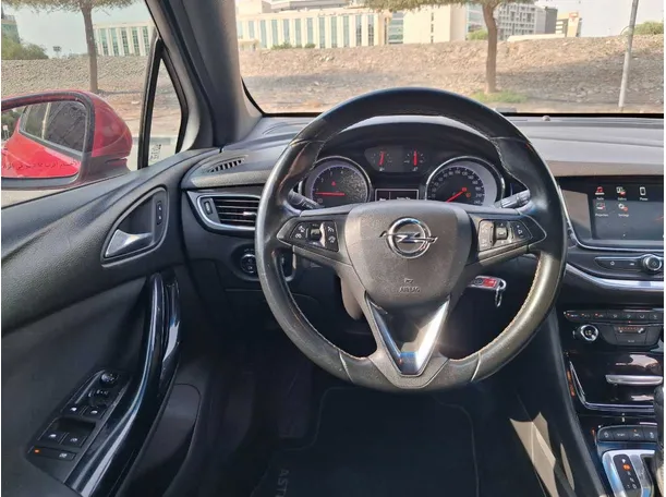Car image 19