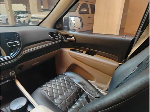 Car image 34
