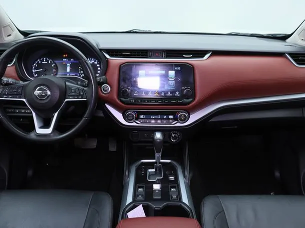 Car image 14