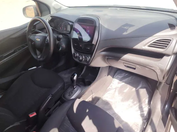 Car image 14