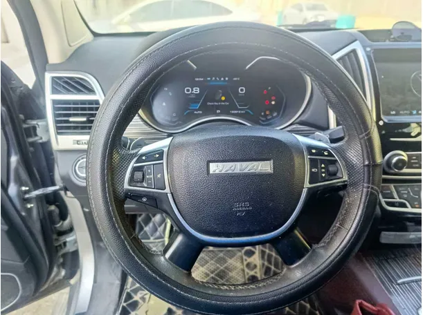 Car image 26