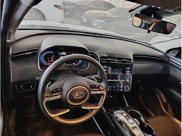 Car image 13