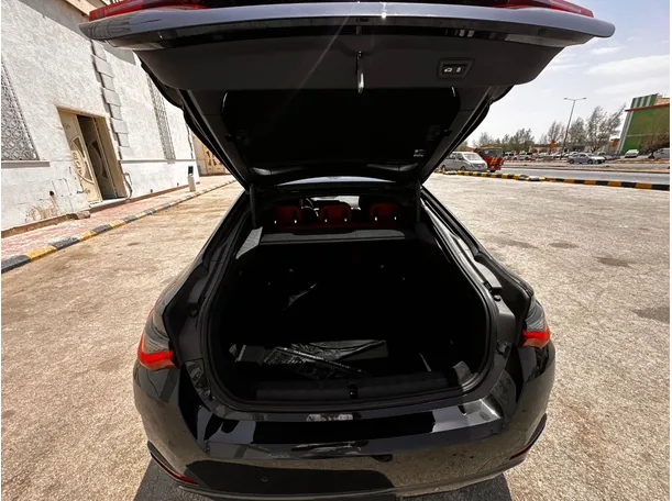 Car image 23