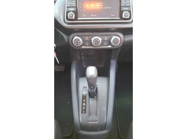Car image 21