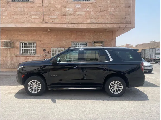 Car image 8