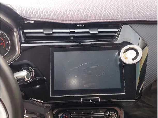 Car image 19