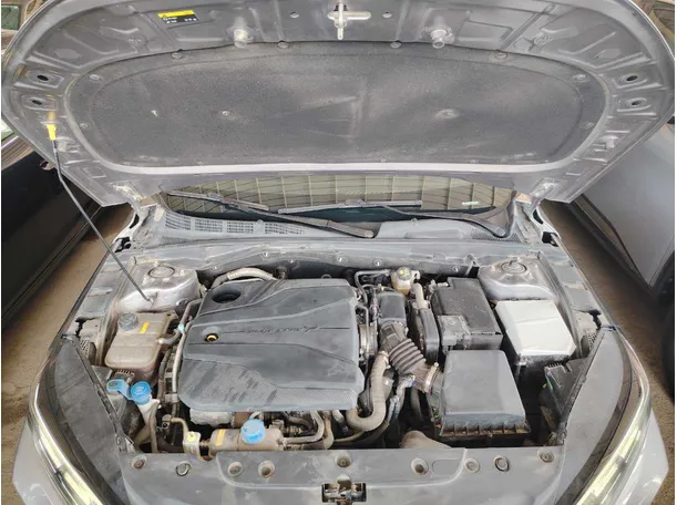 Car image 32