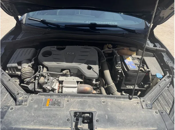 Car image 24