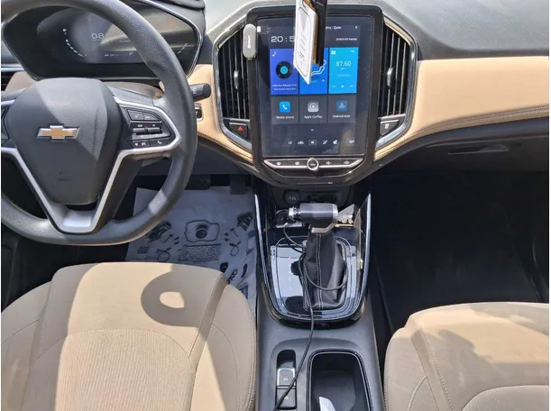 Car image 17