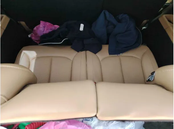 Car image 30