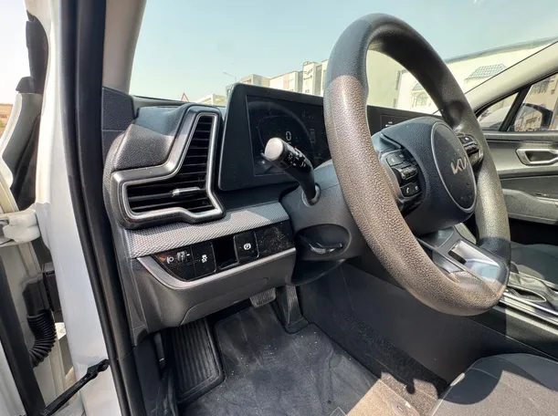 Car image 23