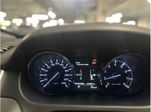 Car image 28