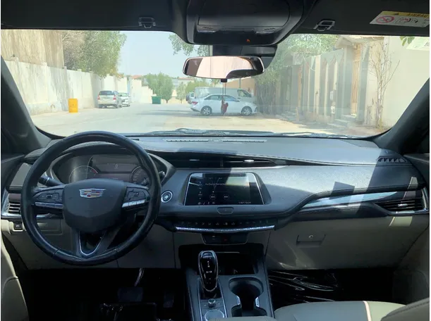 Car image 15