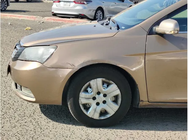 Car image 9