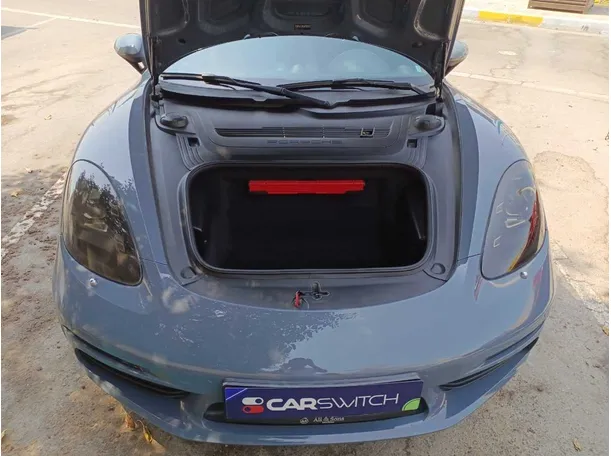 Car image 19