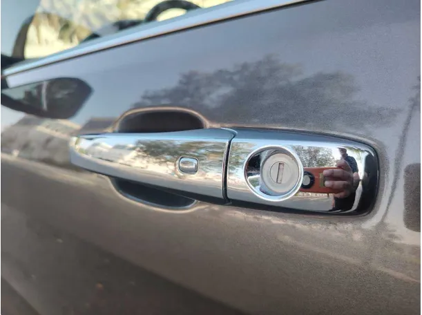 Car image 34