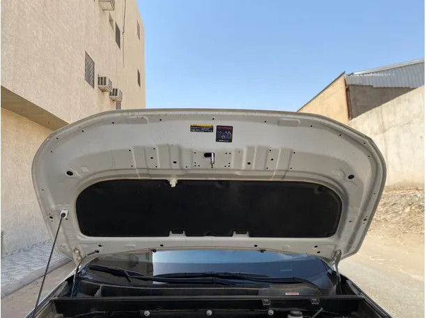 Car image 27