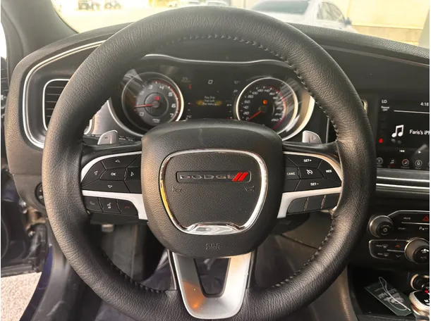 Car image 19