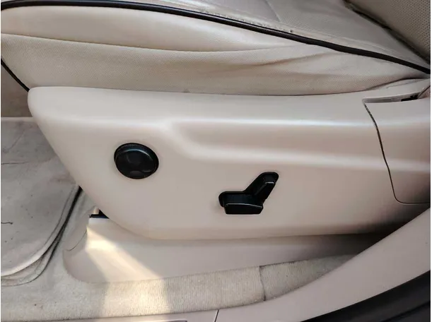 Car image 34