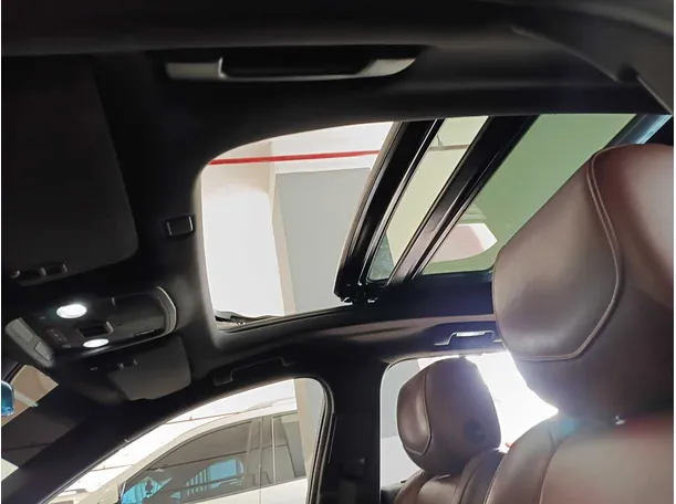 Car image 27