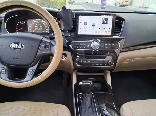 Car image 18