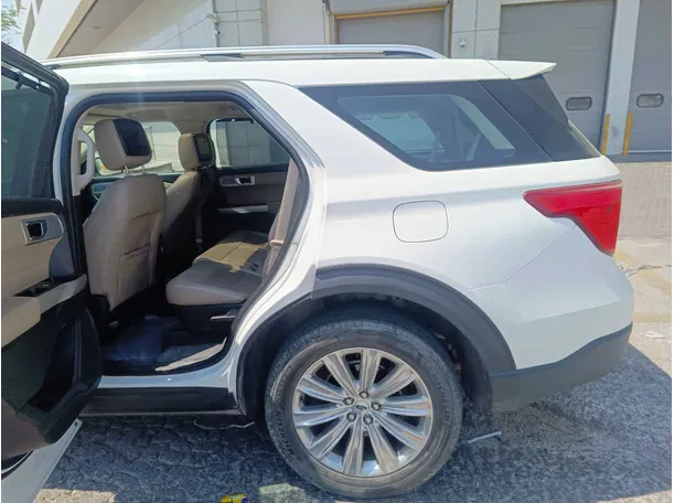 Car image 20