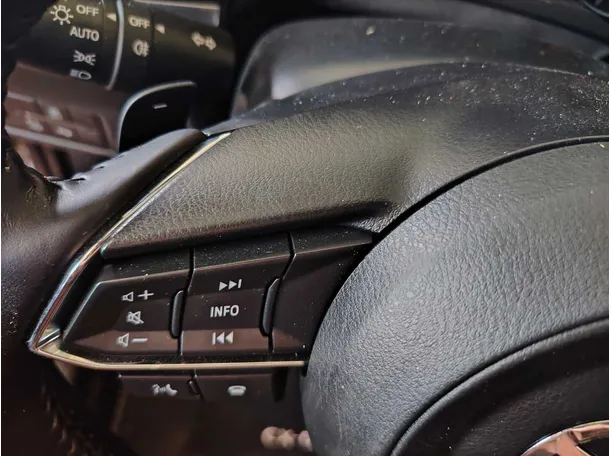 Car image 32