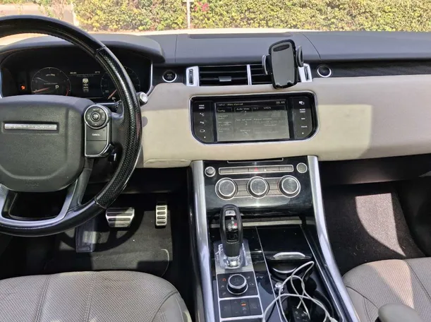 Car image 16