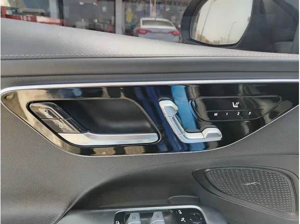 Car image 38