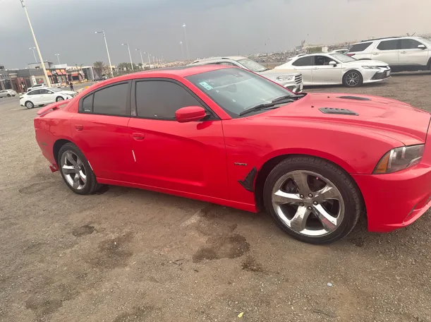 Car image 12