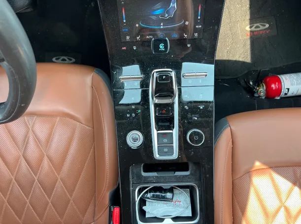 Car image 17